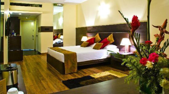 The Woodrose Hotel Bengaluru Kültér fotó