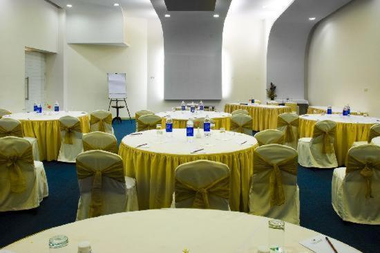 The Woodrose Hotel Bengaluru Kültér fotó