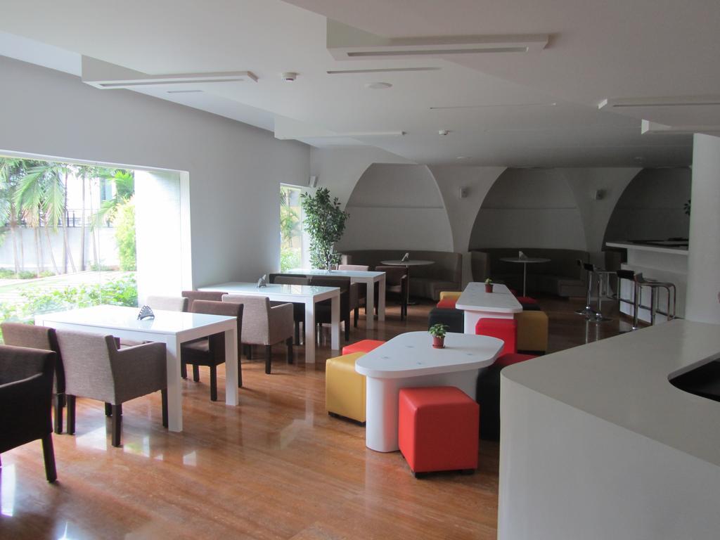 The Woodrose Hotel Bengaluru Kültér fotó