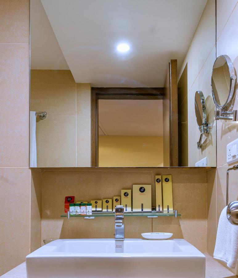The Woodrose Hotel Bengaluru Kültér fotó